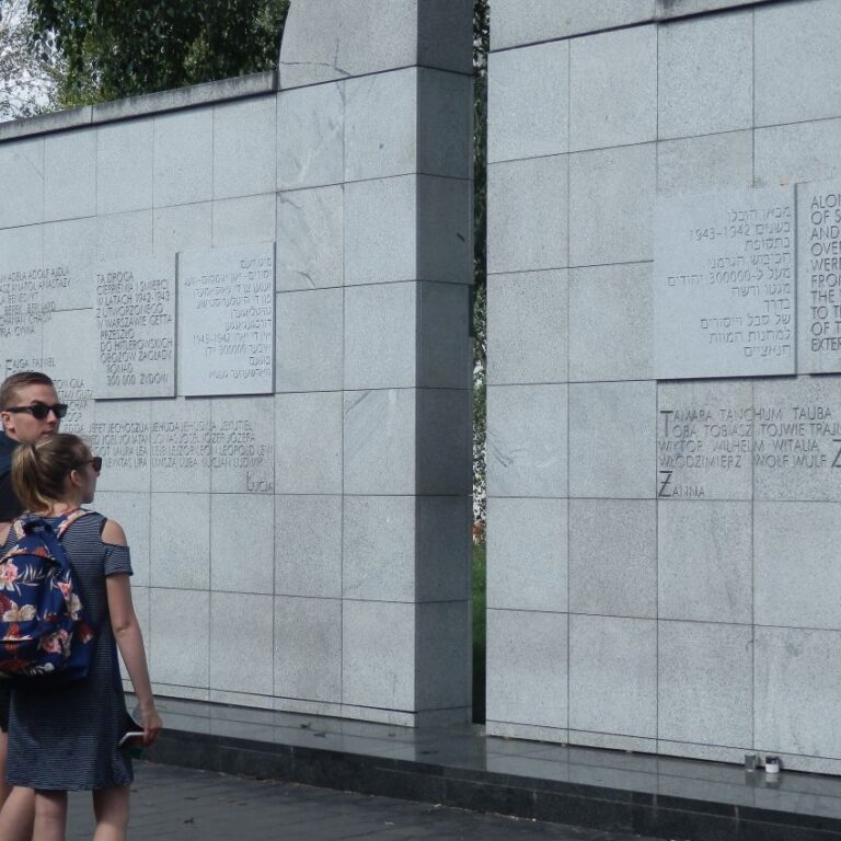 הדרך בה הובלו למותם 300,000 יהודי וורשה