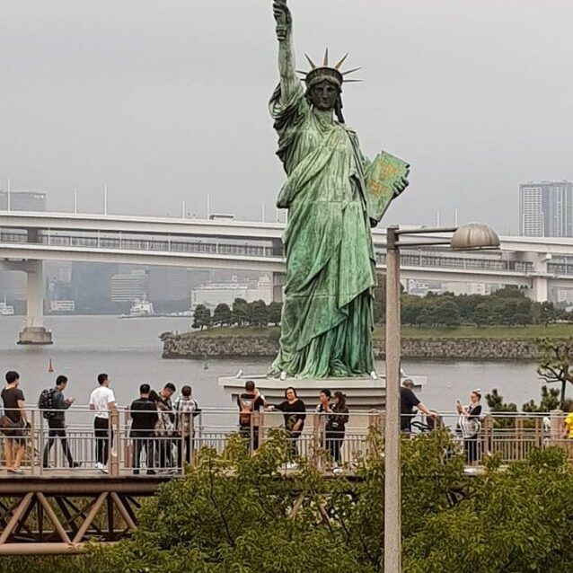 העתק יפני של פסל החירות