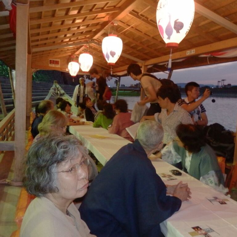 הפלגה לילית יפנית