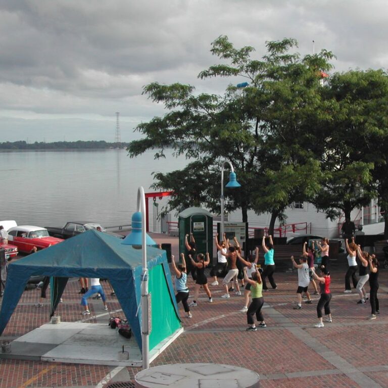 התעמלות ברחוב במונטריאול