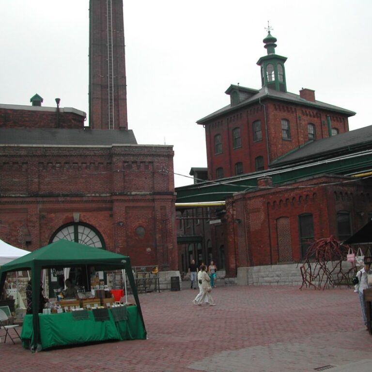 יריד קייצי בטורנטו הישנה