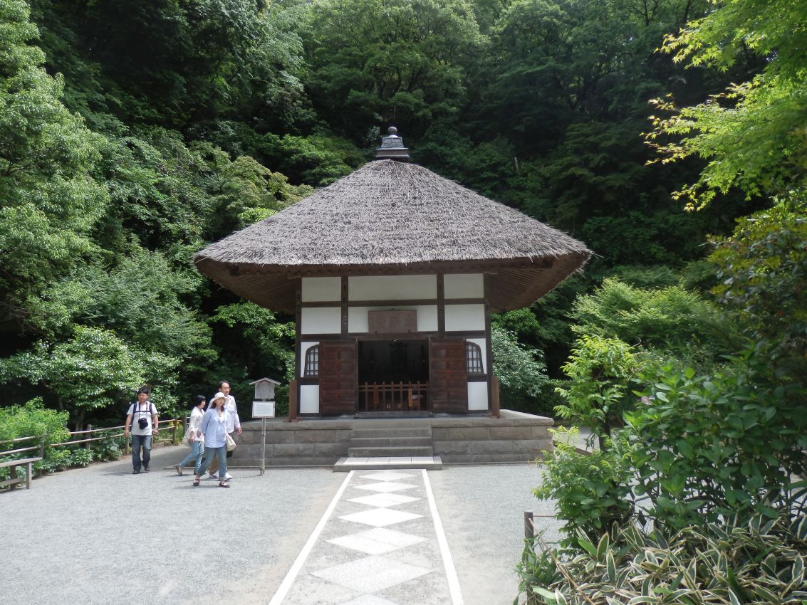 כניסה למקדש ביפן