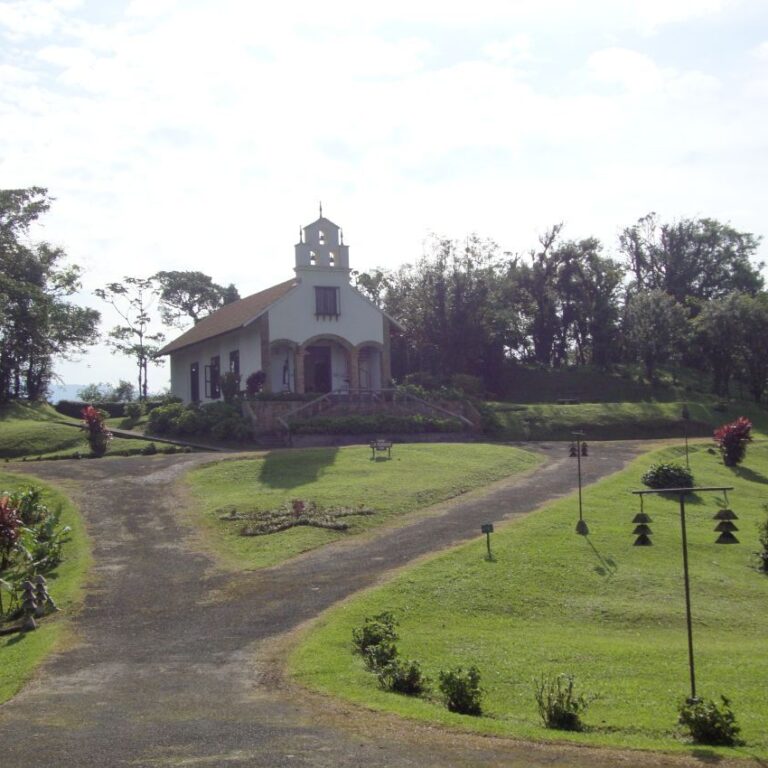 כנסיה כפרית קטנה