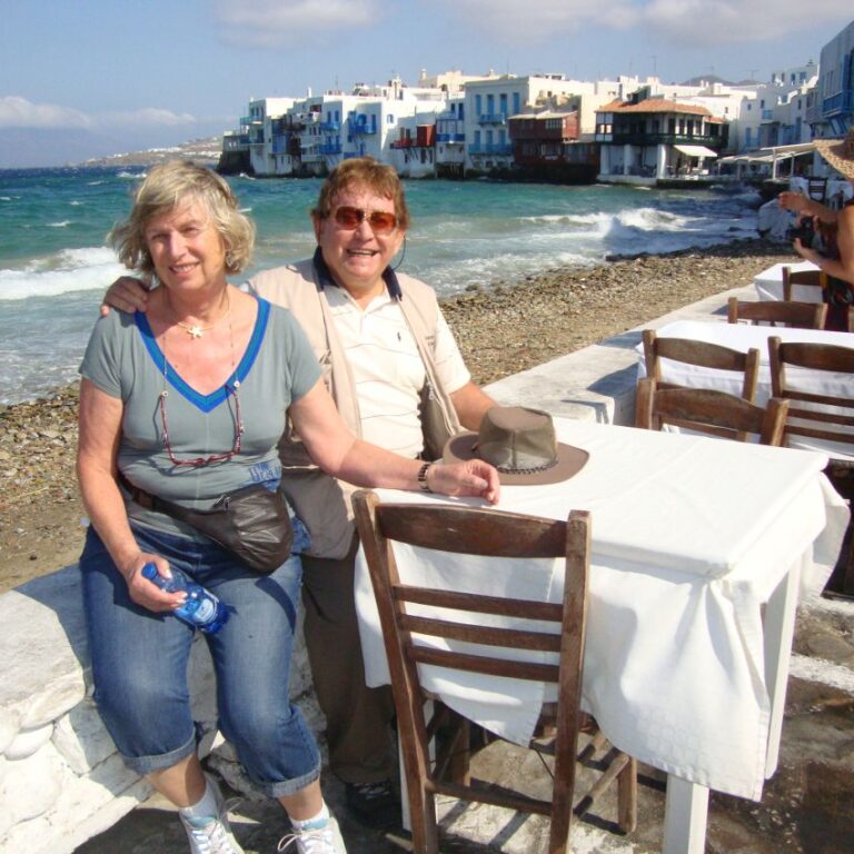 מבלים באי קורפו בהפלגה בין האיים היוונים