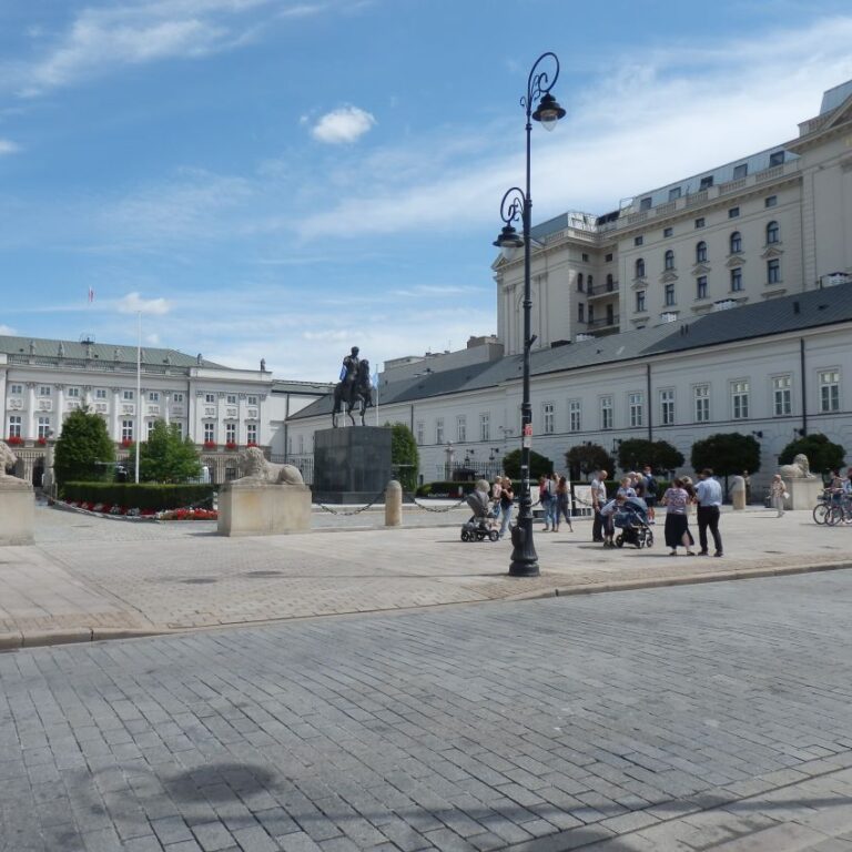 מהכיכרות של העיר הפולנית