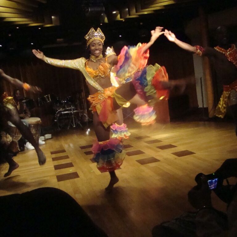 מופע בספינה