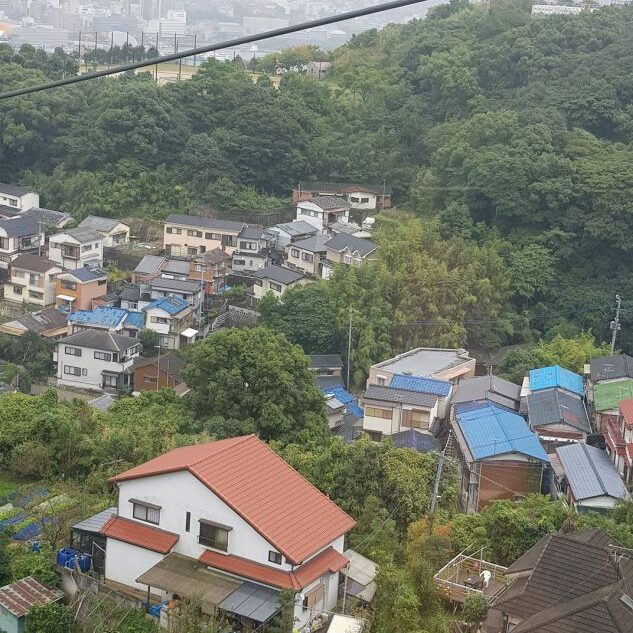 מסע הרכבל אל נקודת התצפית מעל נגאסקי