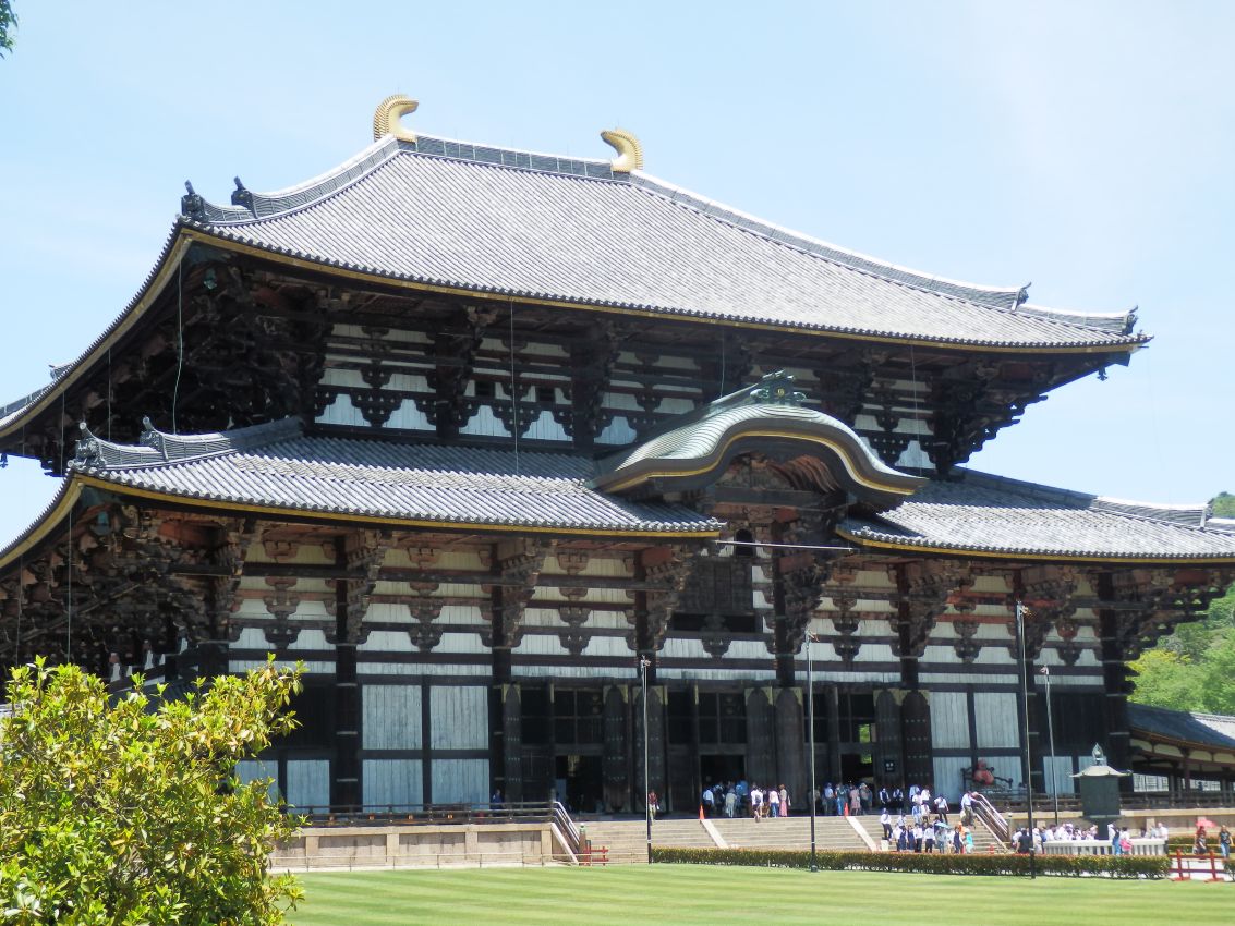 מקדשי ענק יפניים