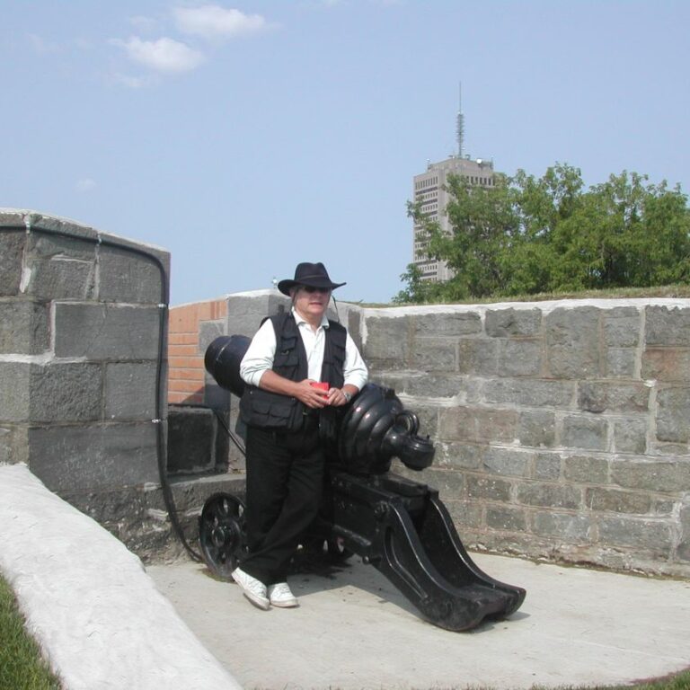 מתפקד כתותחן בקוויבק סיטי