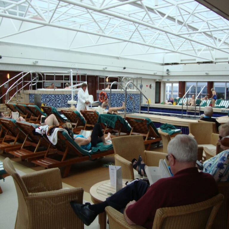 סיפון הרחצה של הספינה קווין אליזבט