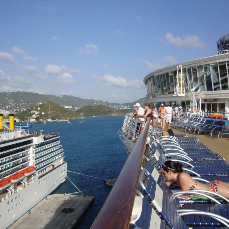 ספינות הקרוזים מפרנסות את האיים הקאריבים