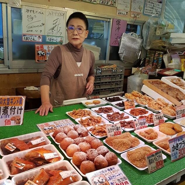 עוגות מדגים בשוק הדגים בשימזו