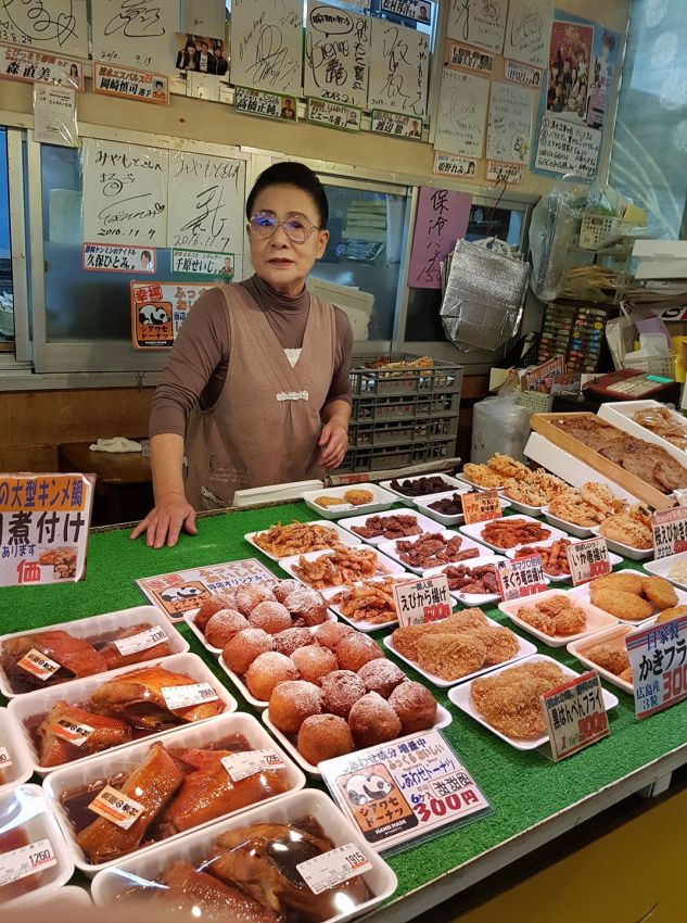 עוגות מדגים בשוק הדגים בשימזו