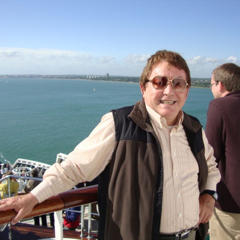 על סיפון הקווין אליזבט