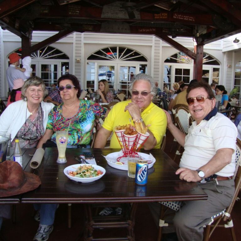 עם הזוג לוין ערב ההפלגה לאמזונס