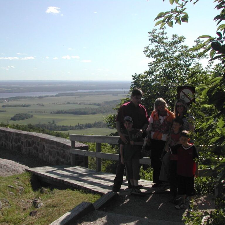עם משפחת רונן גילאור, הקונסול הישראלי בקנדה