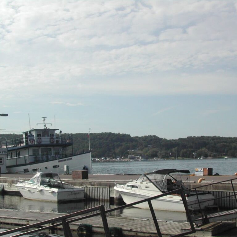 צפיה רגועה באגם של טורנטו