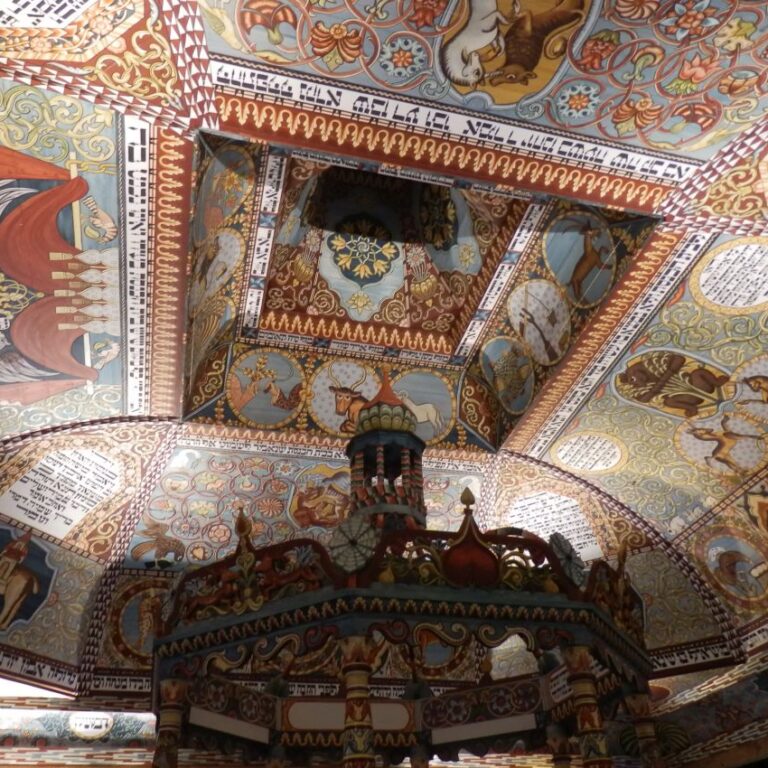 תקרת בית הכנסת המשוחזר