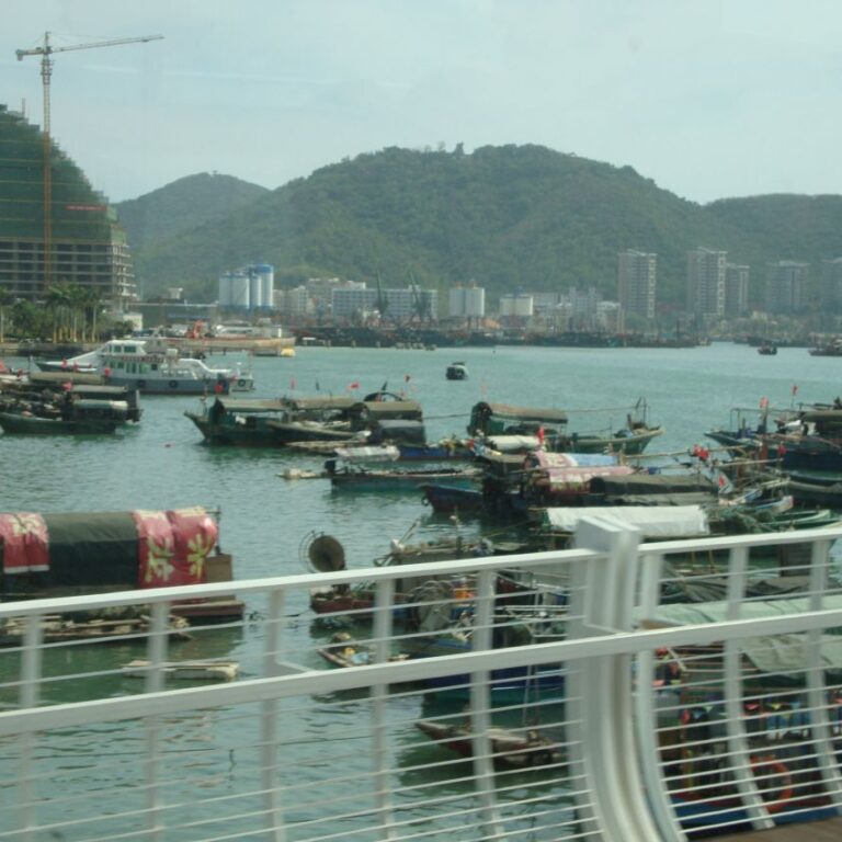 אי הנופש הסיני אליו נוהרות מאות כלות