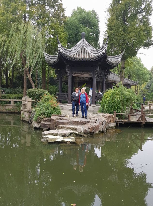 בגן פרטי שבנה לעצמו מורה סיני שעסק גם במסחר