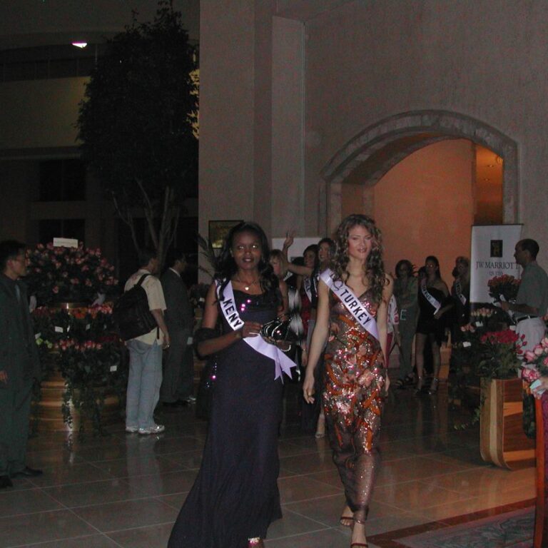 בדרך לארוחת ערב עם מלכות היופי