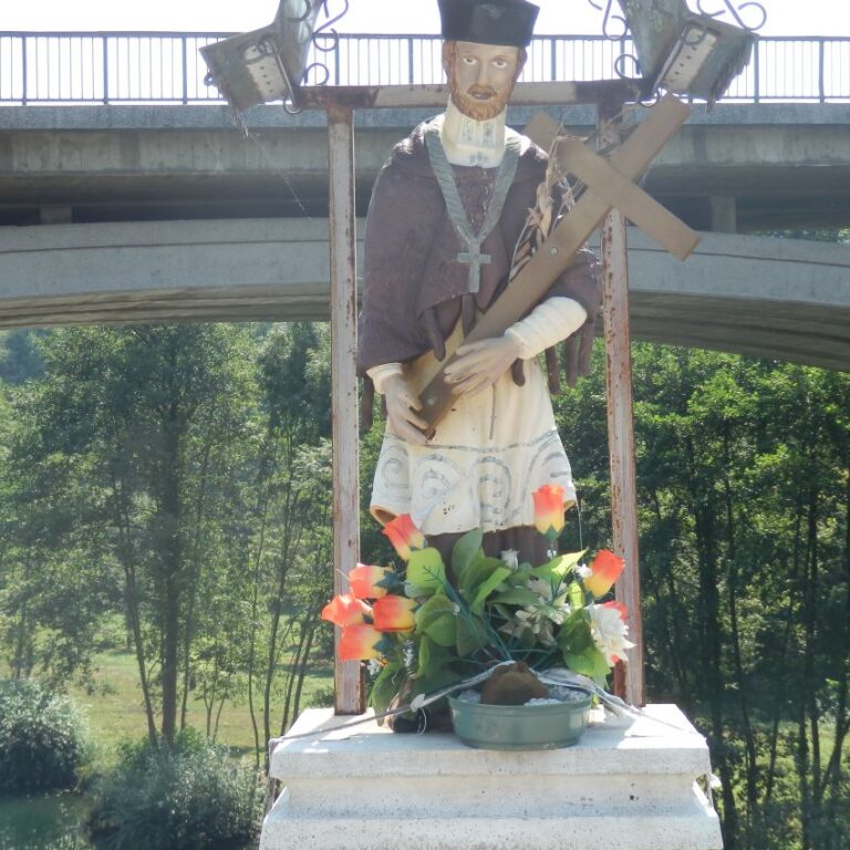 בובת קדוש סרבי