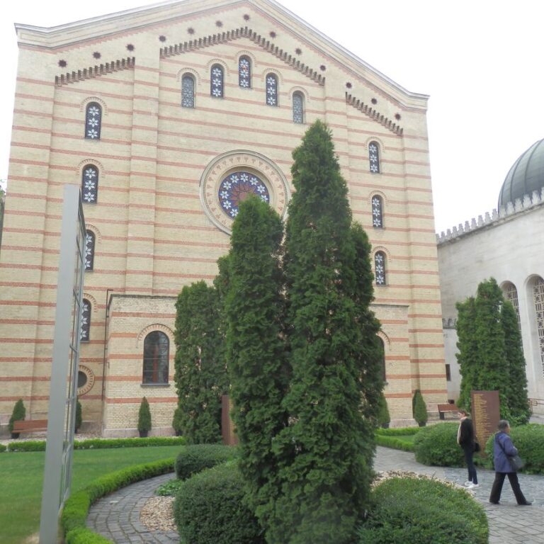 בית הכנסת ששוקם בתרומתו של השחקן טוני קורטיס יליד הונגריה