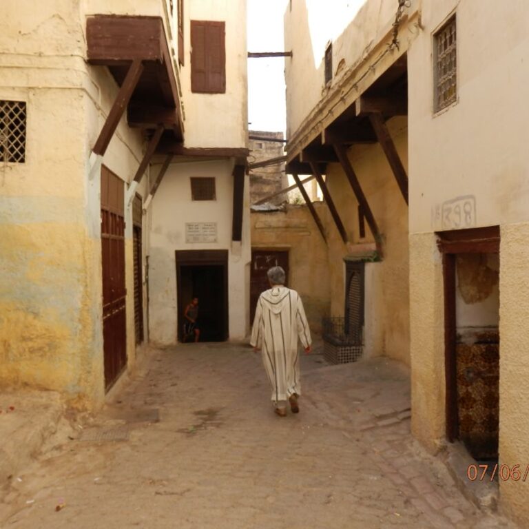 בעקבות המדריך המקומי ברובע היהודי ברבאט