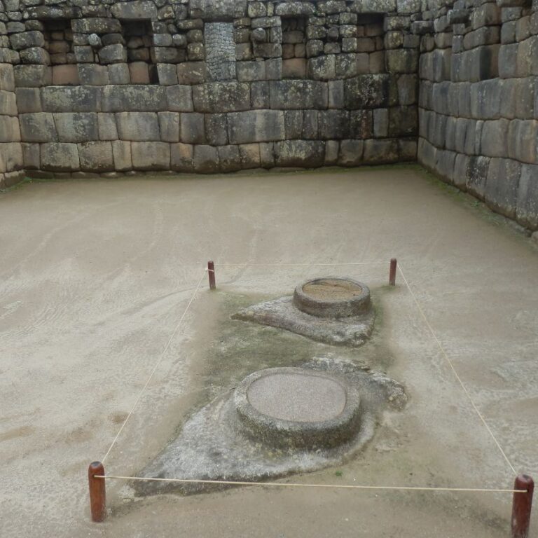 המזבח האסטרולוגי של האינקה במאצ'ו פיצ'ו