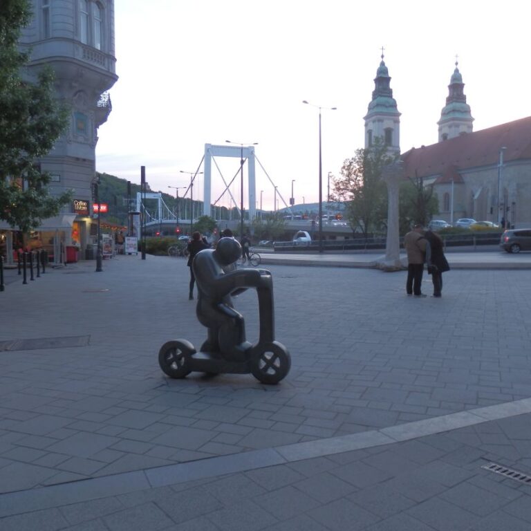 הקורקינטים בבודפשט אינם מזיקים