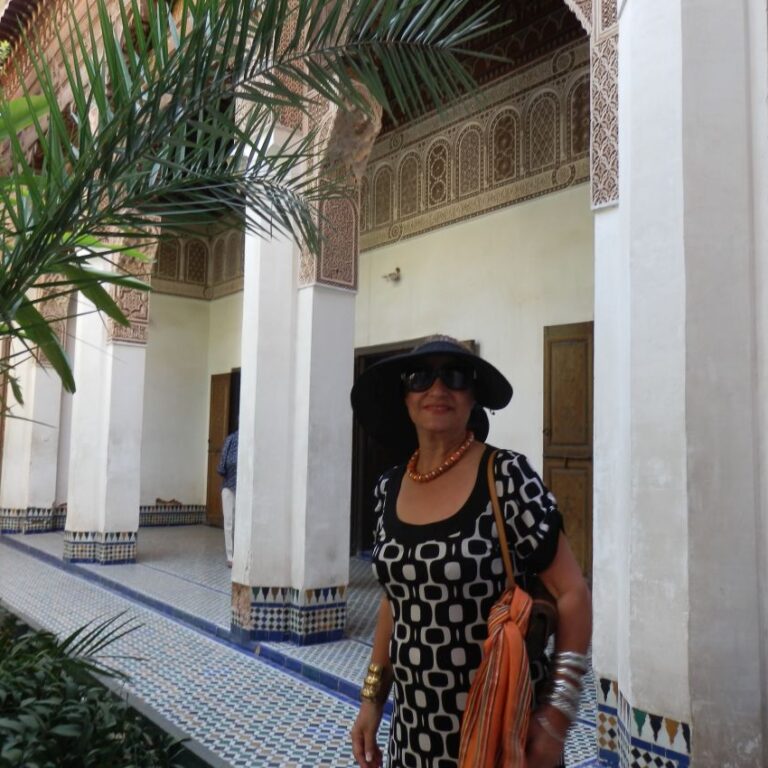 התפאורה מתאימה לאידית חברתנו ממיאמי