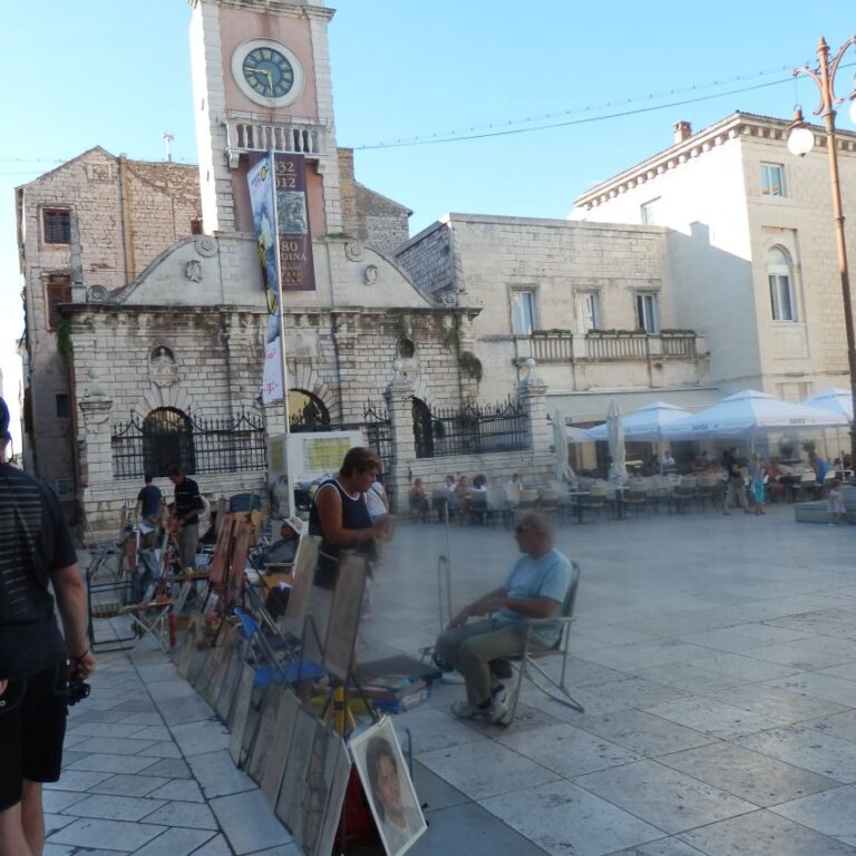 כיכר בעיר זאדר בקרואטיה