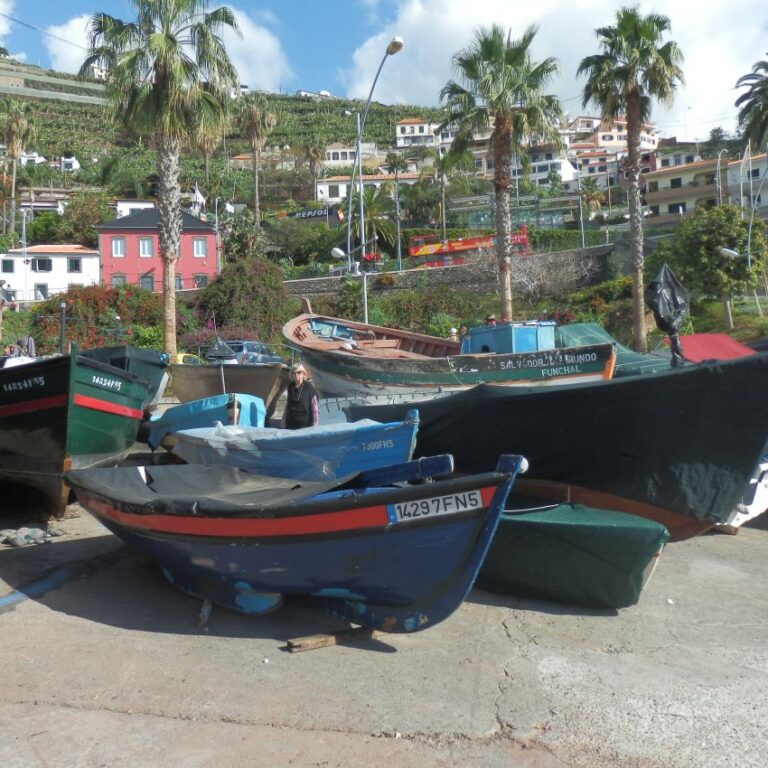 כפר במדירה שבו השתכן צ'רציל בפנסיה ונהג לצייר בו בהנאה