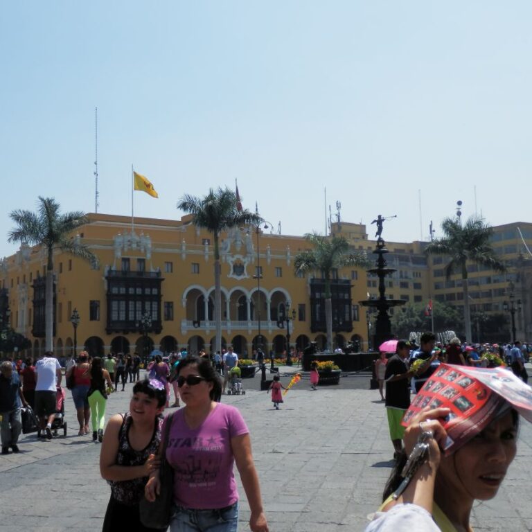 מהכיכרות היפות של לימה