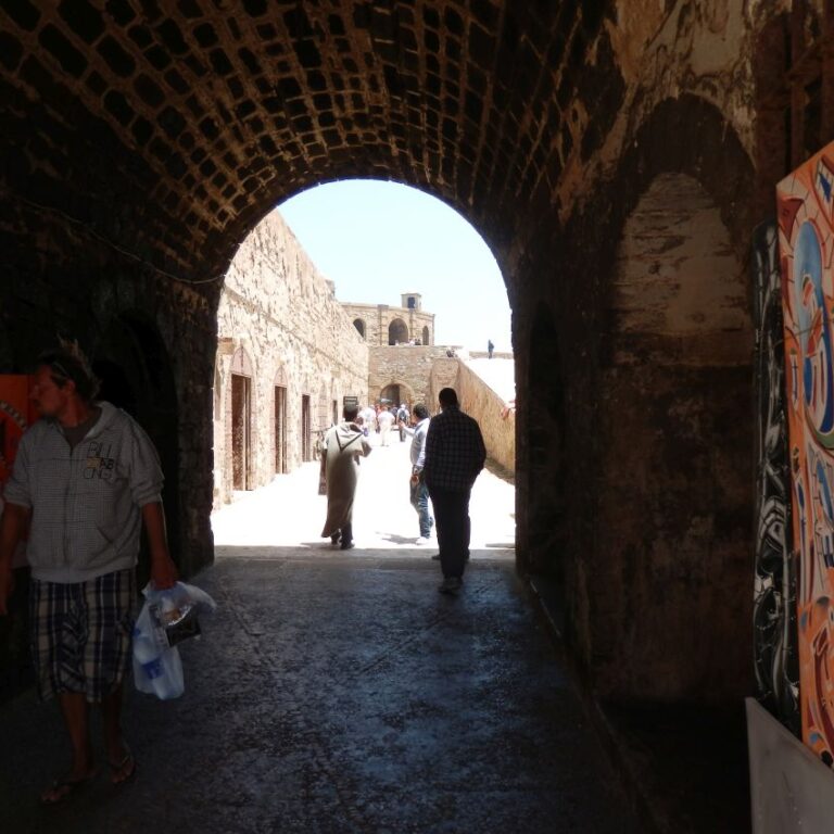 מנהרה המובילה למצודה