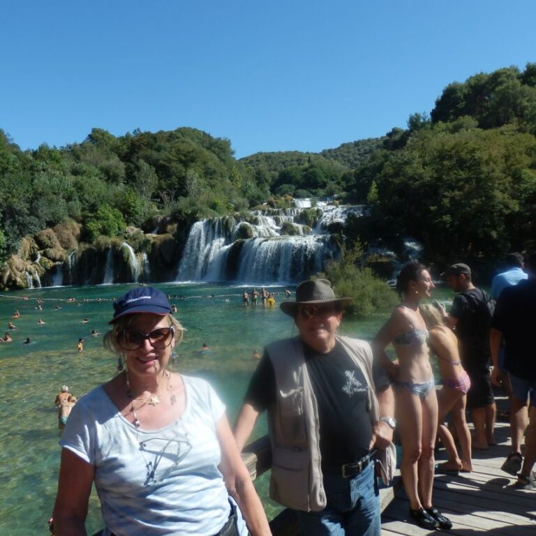 נהנים בקרואטיה במפלי קראקא