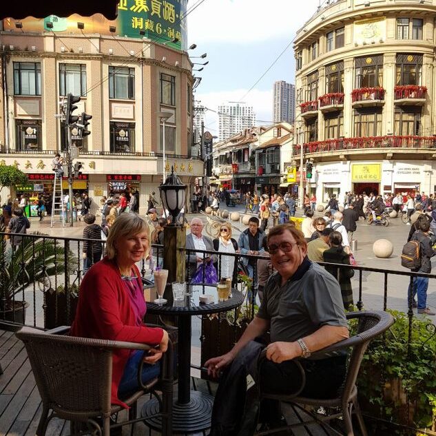 קפה במידרחוב של שאנגחאי