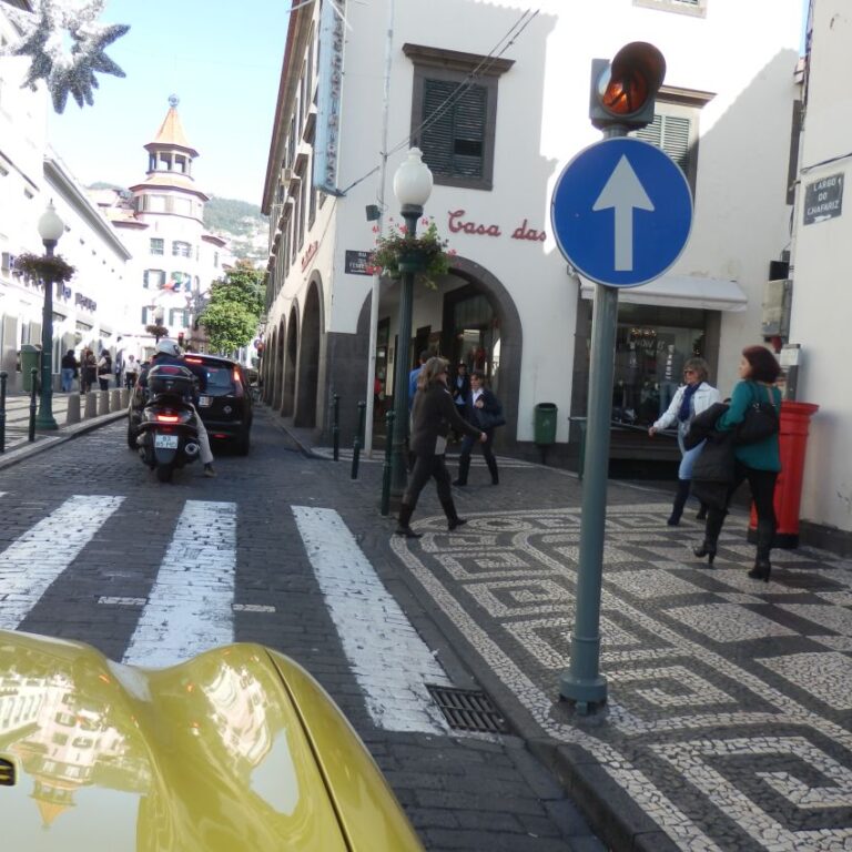 רחוב בפונשל, באי מדירה