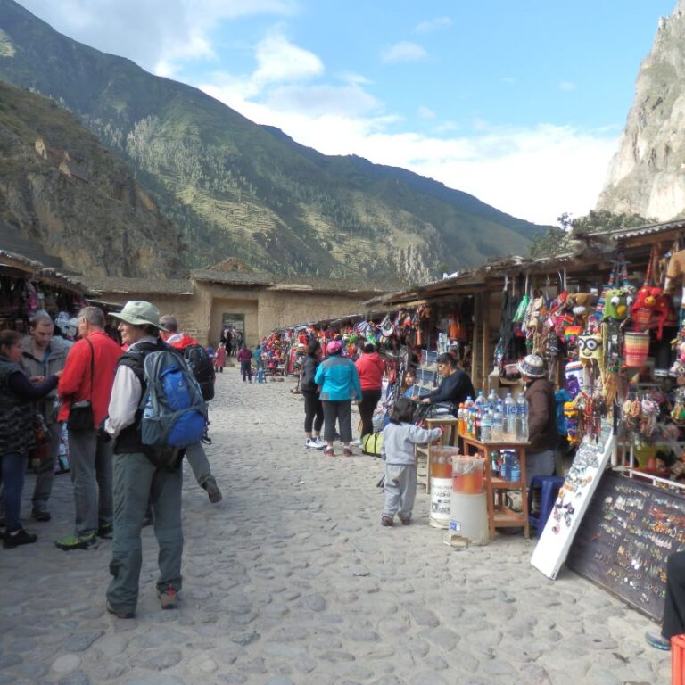 השוק פרואני לפני היציאה לאתרי האינקה המרשימים
