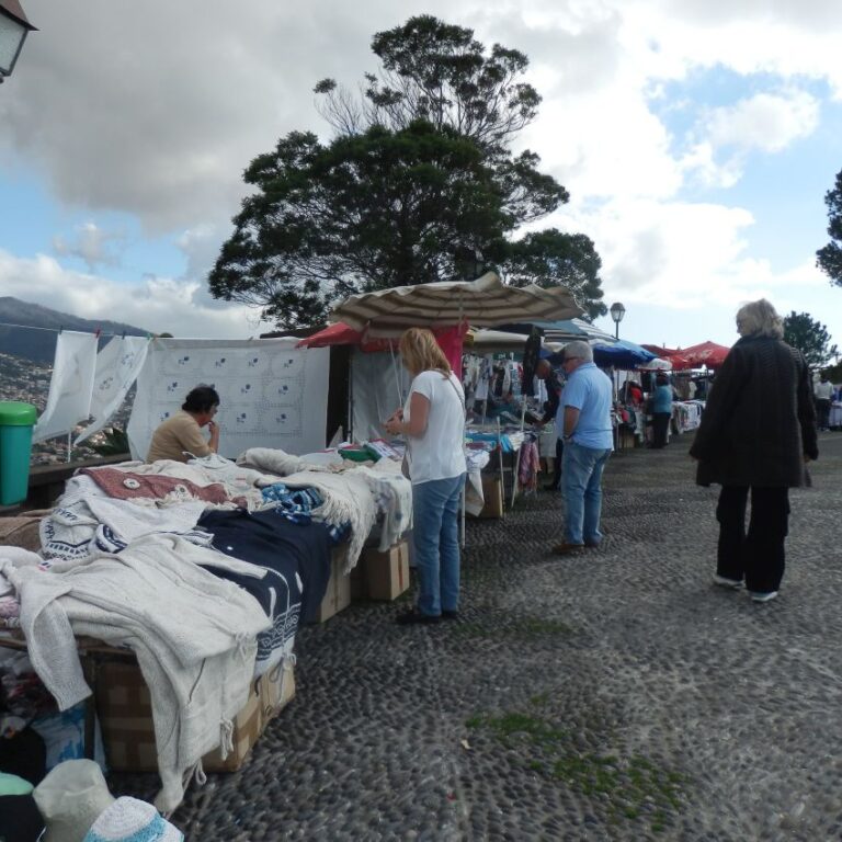 שוק רחוב באי מדירה