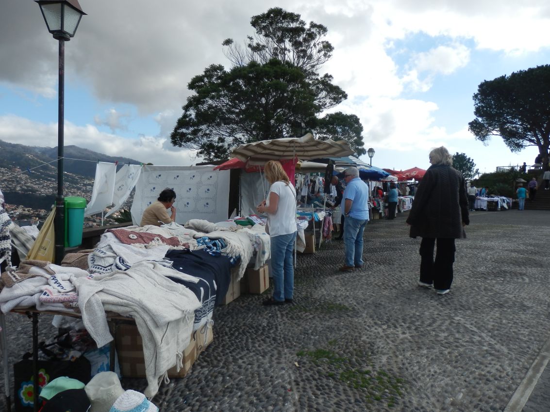 שוק רחוב באי מדירה