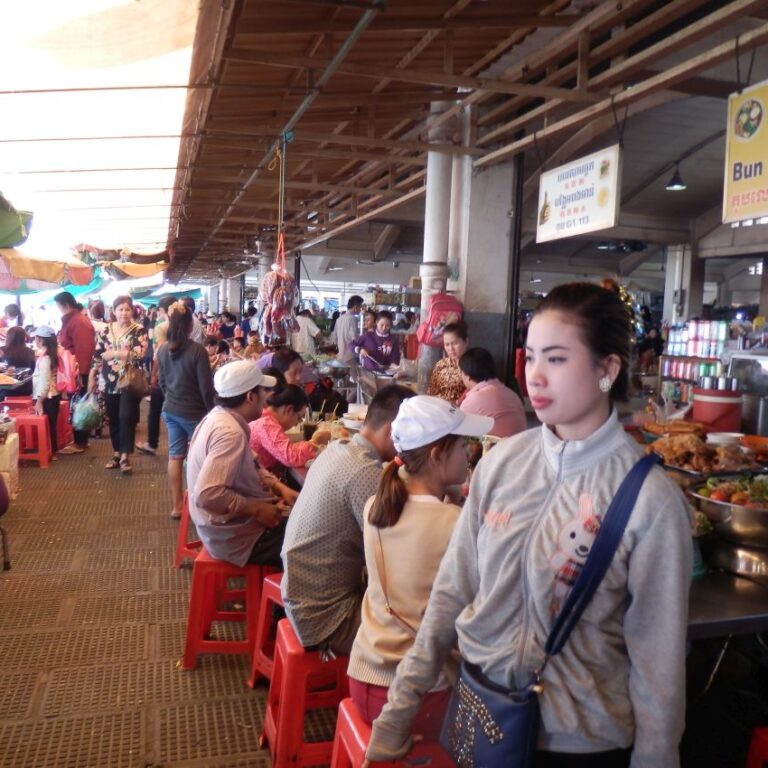 מספרת רחוב בתאילנד