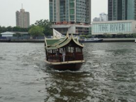 מעבורת בין המלונות בבנקוק