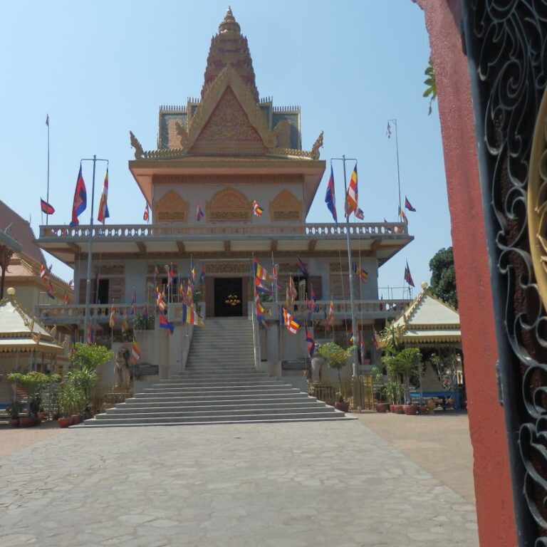 מקדשים בכל פינה