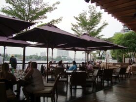 קפה על הטיילת בבנגקוק