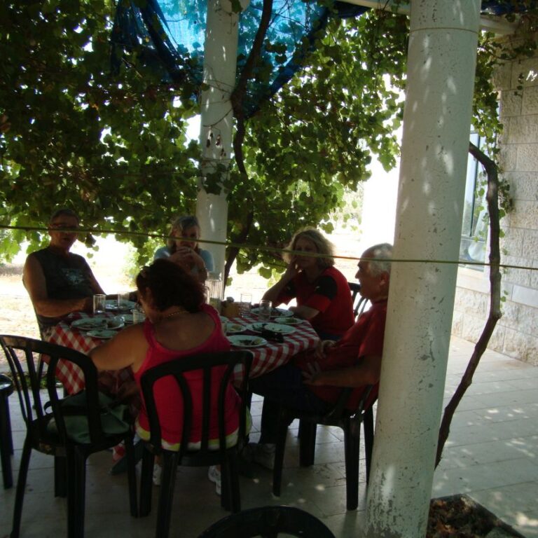 ארוחה בהרי ירושלים