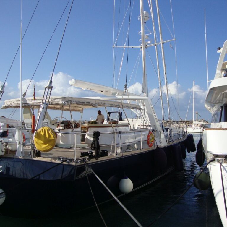 היאכטה של מוטי בכבודה ובעצמה