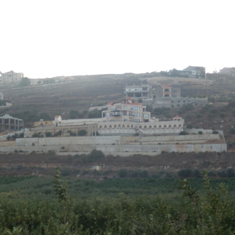 וילה לבנונית מעבר לגבול במטולה