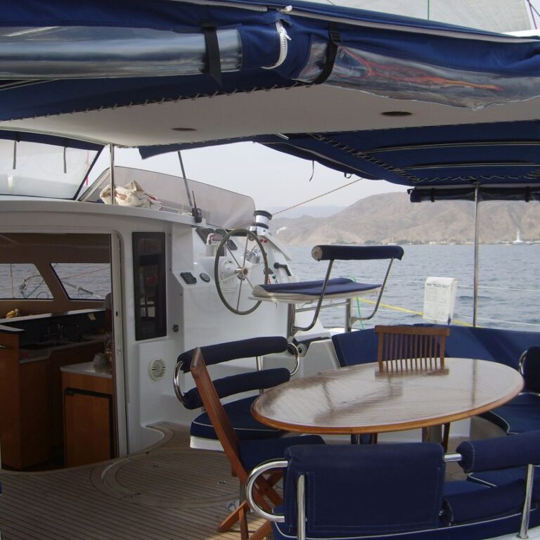 מראה היאכטה בים האדום