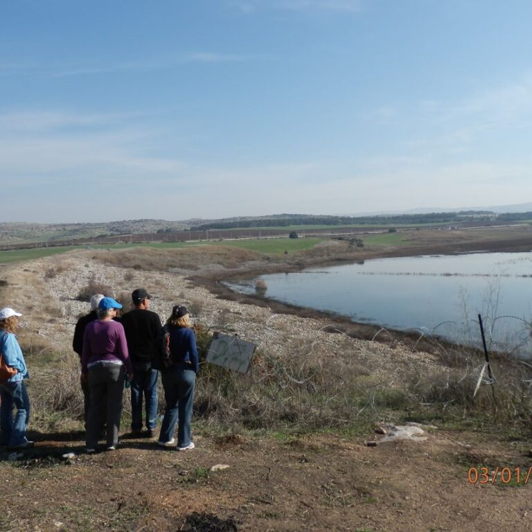 משקיפים על נחל קדומים הקישו משירת דבורהן